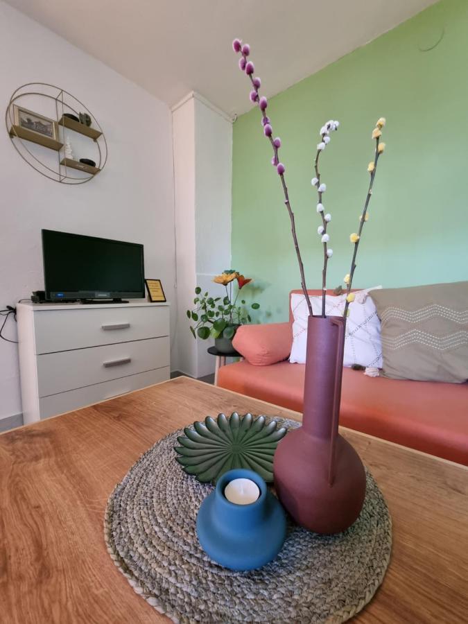 Studio apartman Krosna Perusic Bagian luar foto
