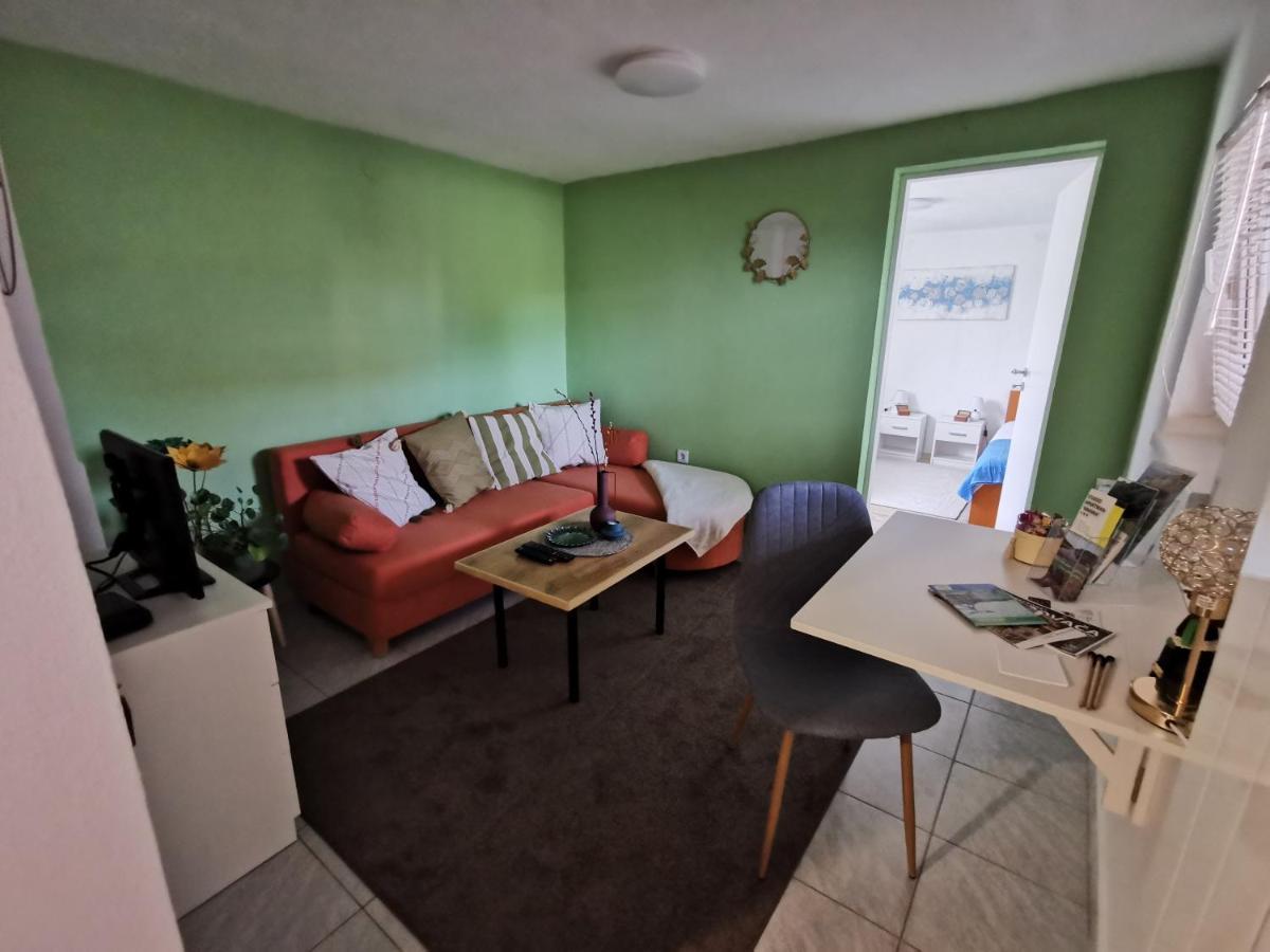 Studio apartman Krosna Perusic Bagian luar foto
