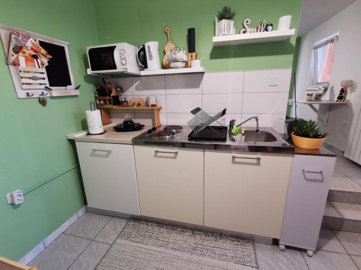Studio apartman Krosna Perusic Bagian luar foto