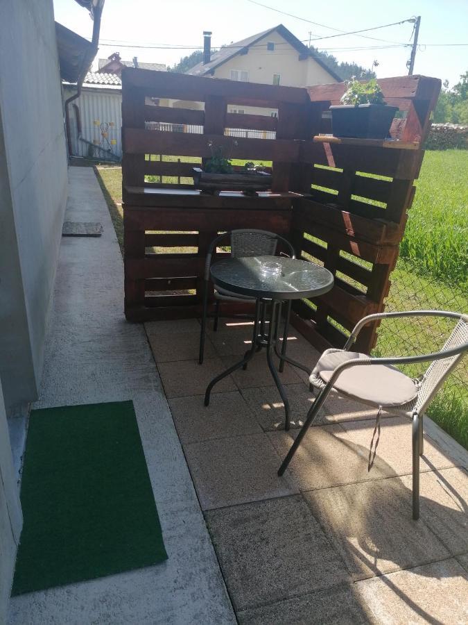 Studio apartman Krosna Perusic Bagian luar foto