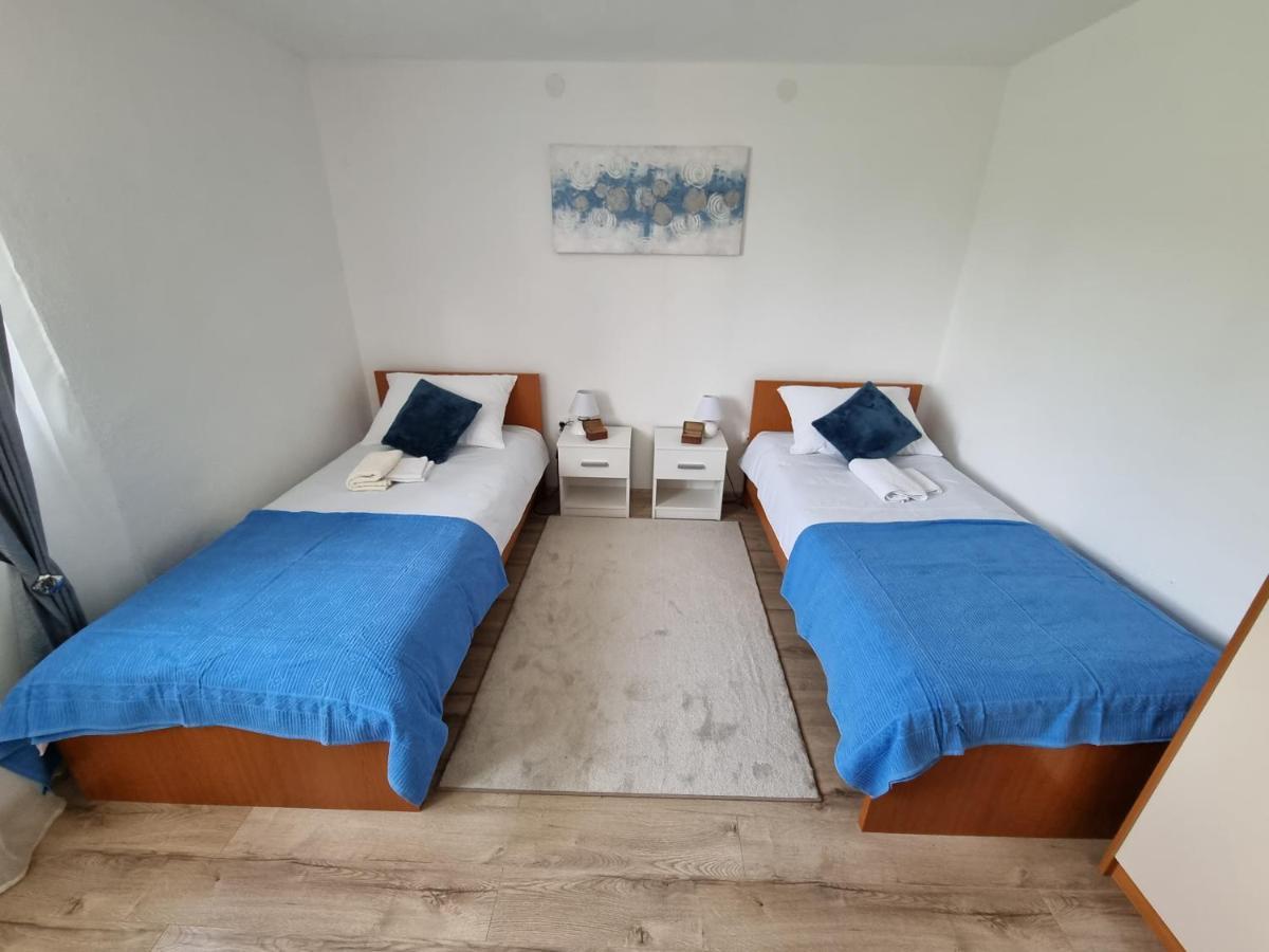 Studio apartman Krosna Perusic Bagian luar foto