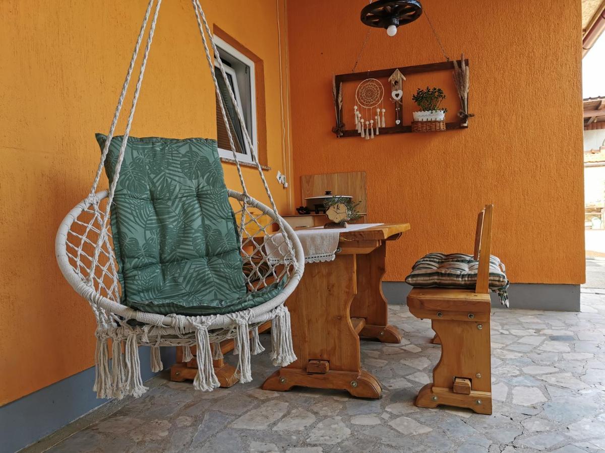 Studio apartman Krosna Perusic Bagian luar foto